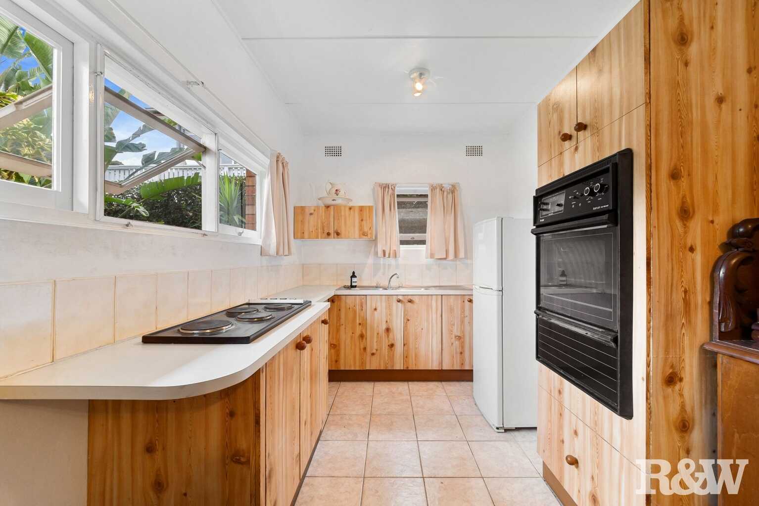 7 Scott Street Point Clare 7 Scott Street Point Clare
