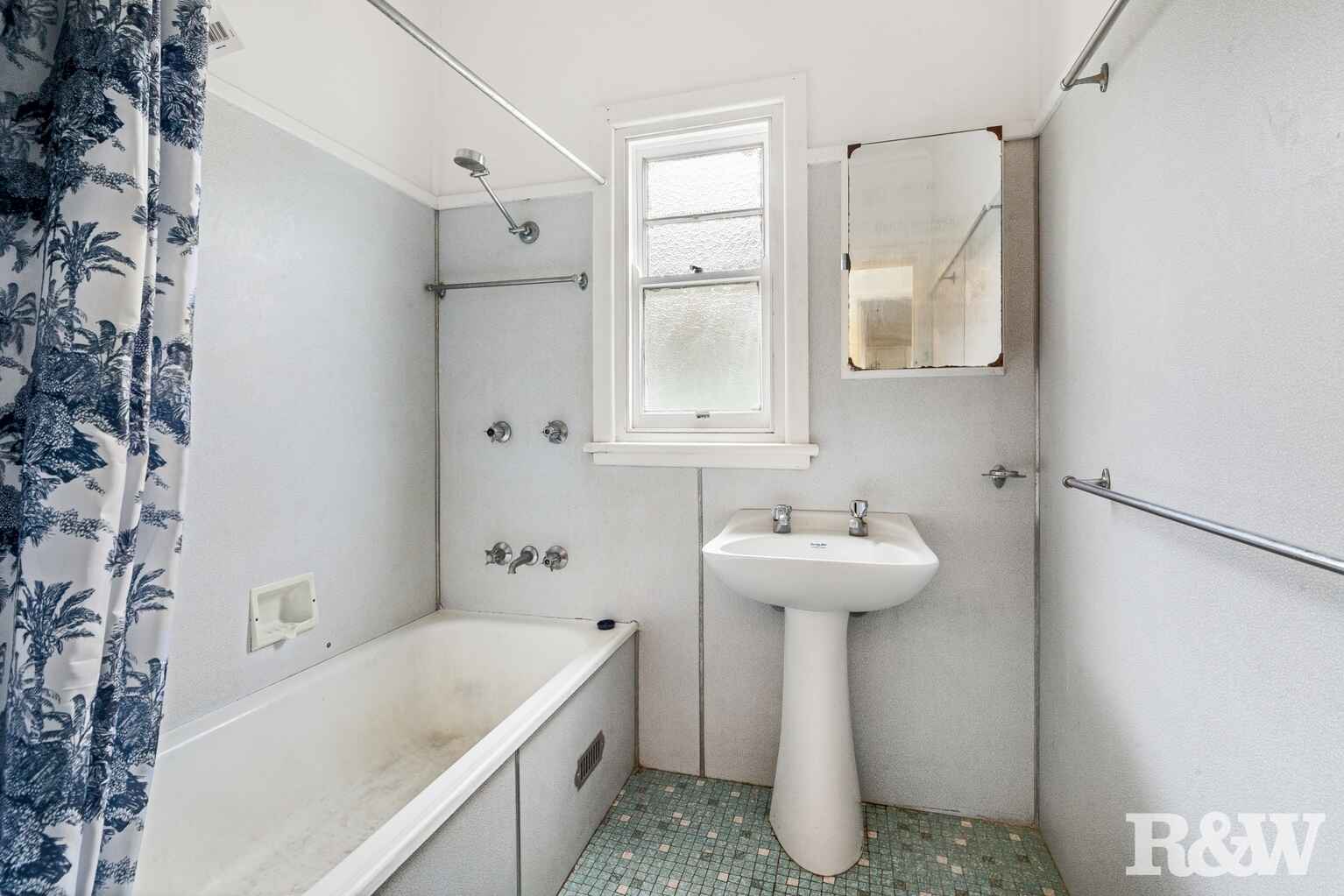 10 Fairview Street Woy Woy 10 Fairview Street Woy Woy