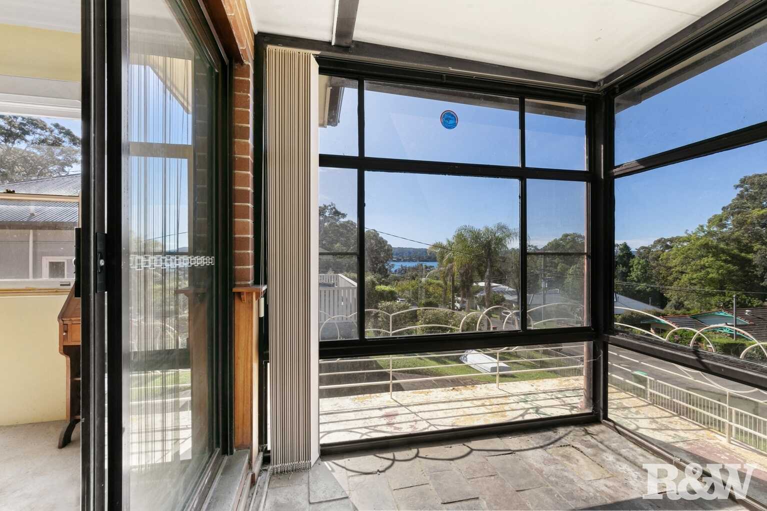 11 Scott Street Point Clare