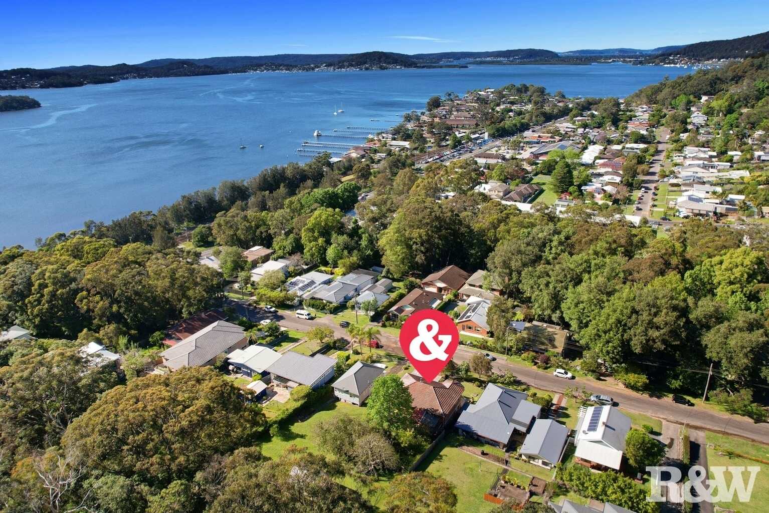 11 Scott Street Point Clare