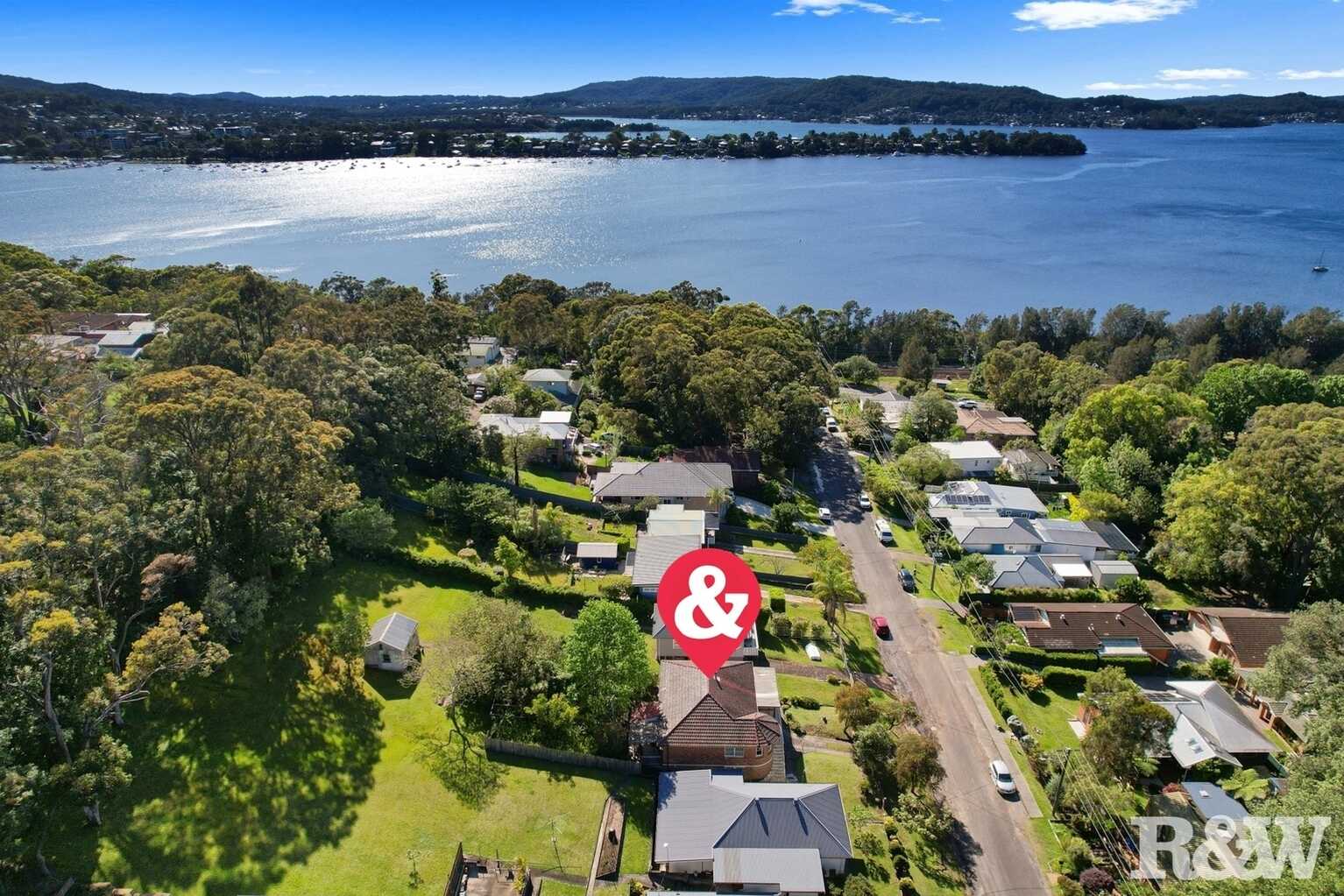 11 Scott Street Point Clare