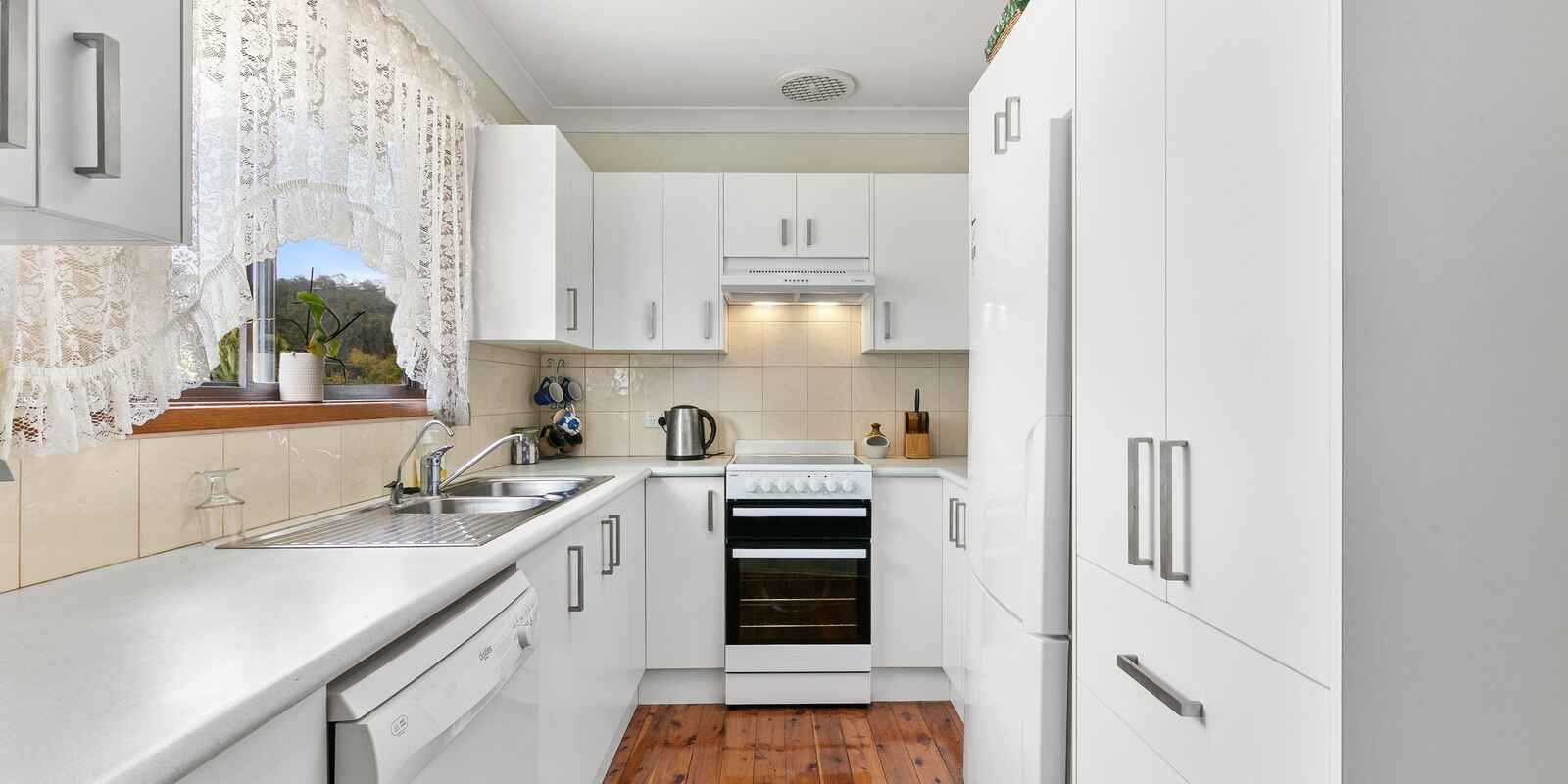 25 Shoalhaven Drive Woy Woy