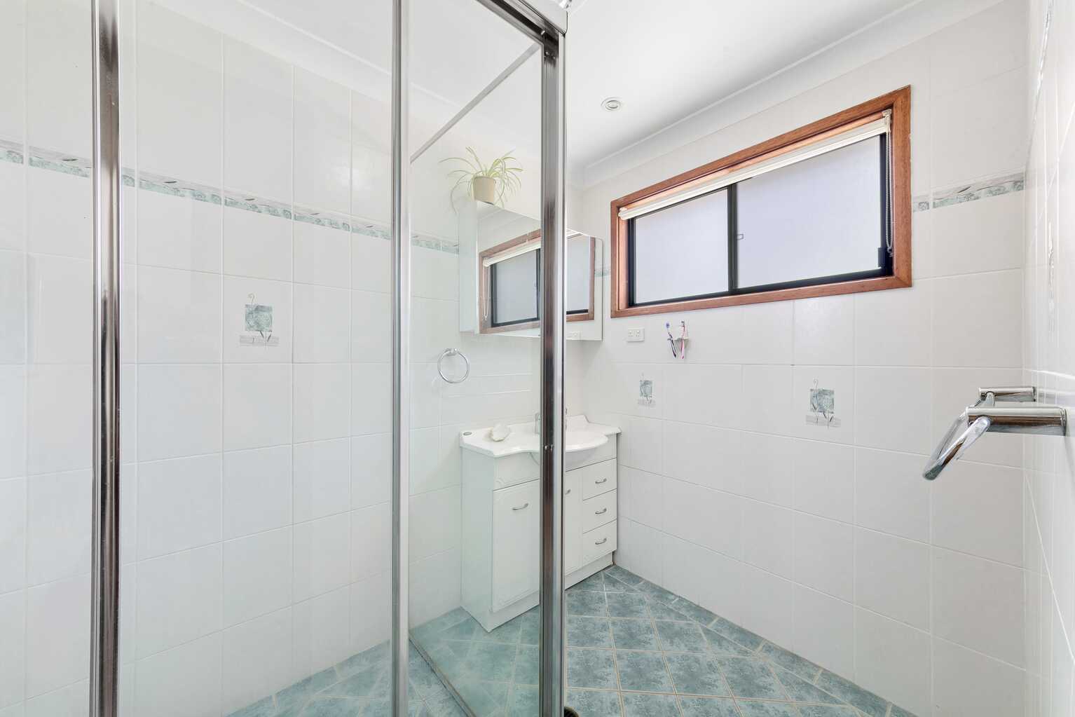25 Shoalhaven Drive Woy Woy