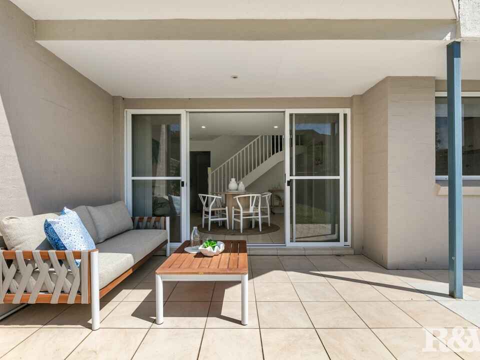 Townhouse For Lease 2/711 Rickard Road Empire Bay