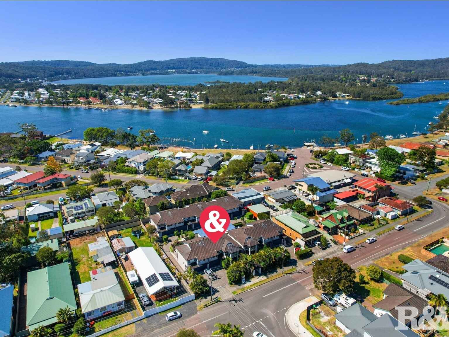 Townhouse For Lease 2/711 Rickard Road Empire Bay