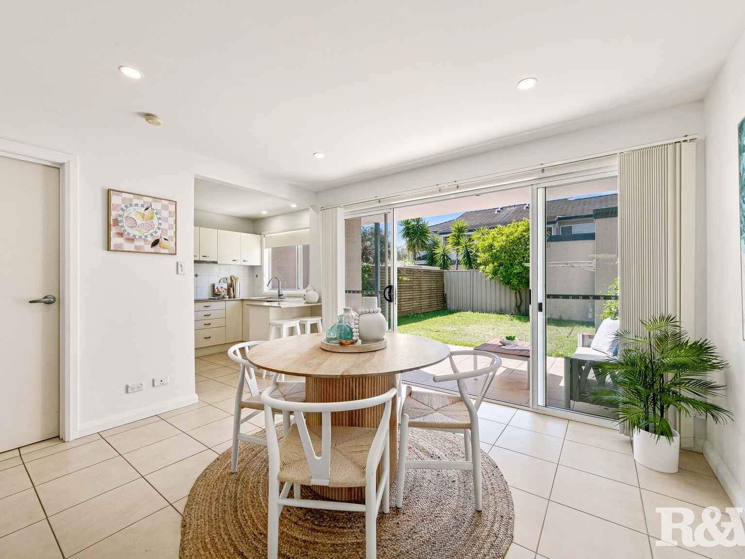 Townhouse For Lease 2/711 Rickard Road Empire Bay