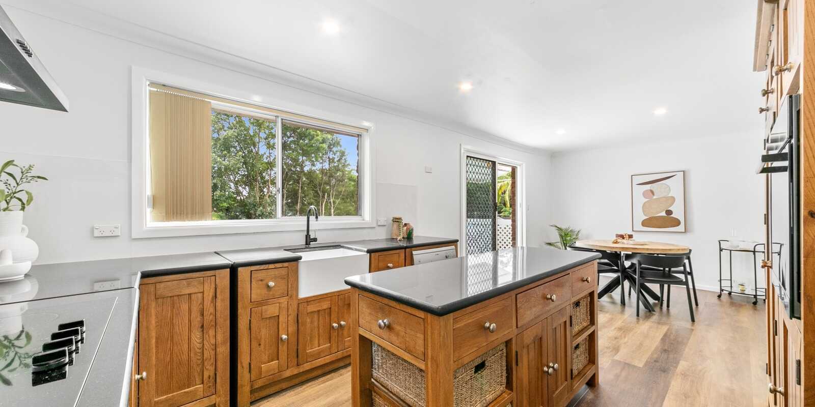 52 Wendy Drive Point Clare