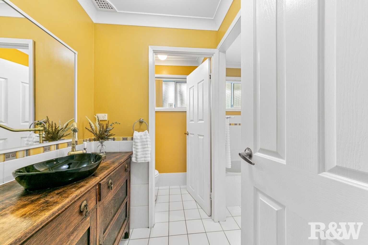 52 Wendy Drive Point Clare