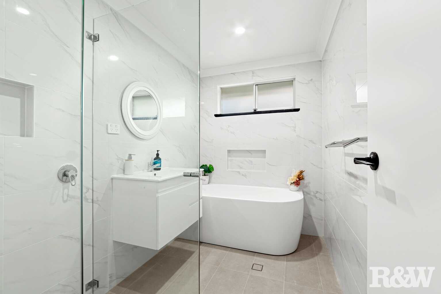 2/98 Springwood Street Ettalong Beach