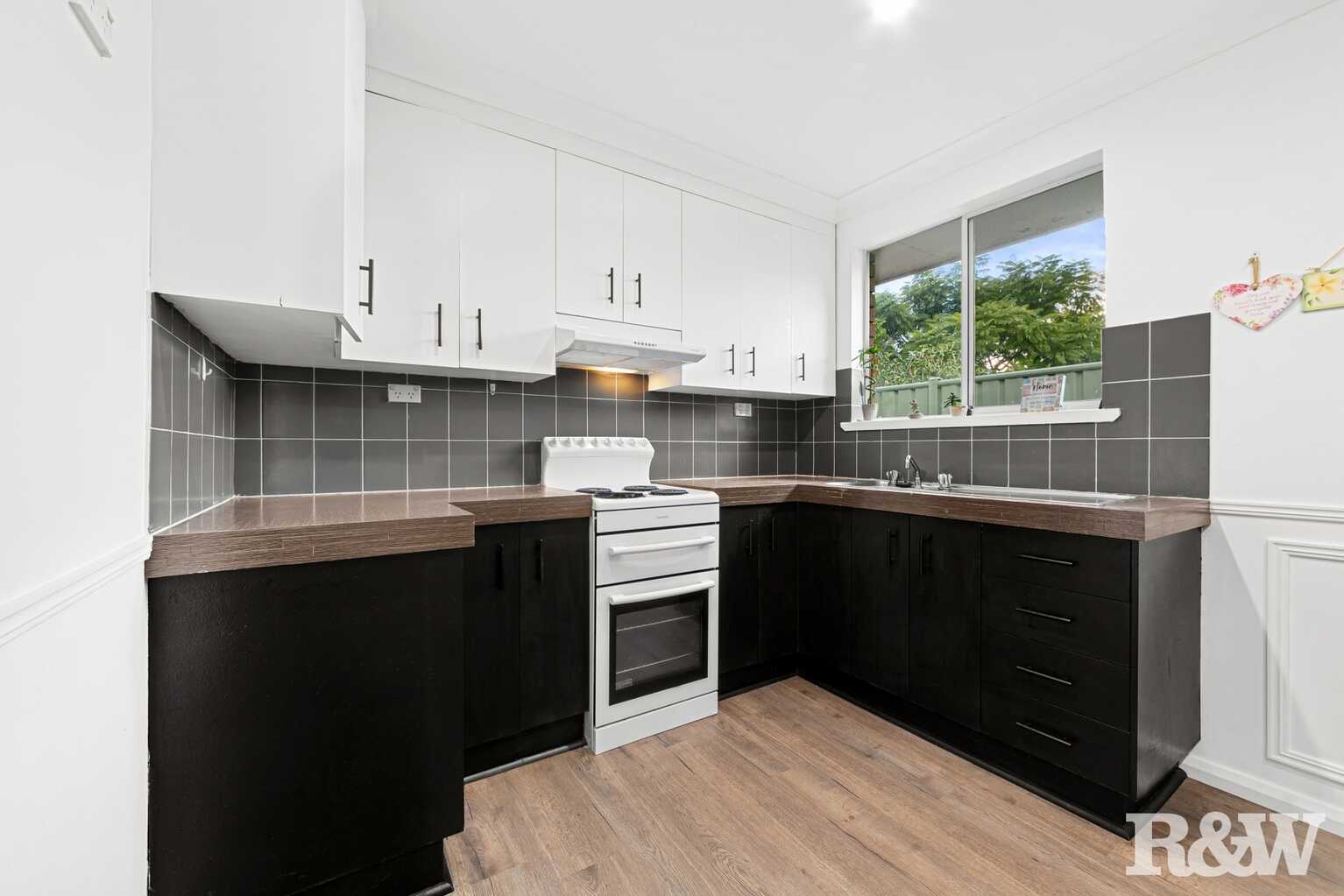 2/98 Springwood Street Ettalong Beach
