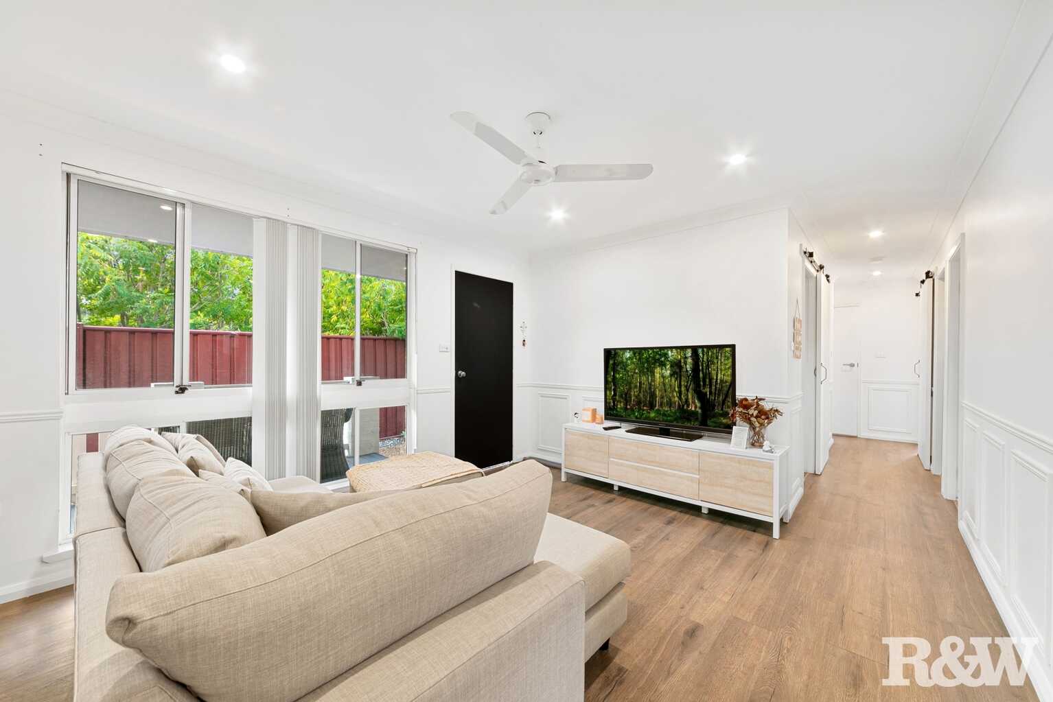 2/98 Springwood Street Ettalong Beach