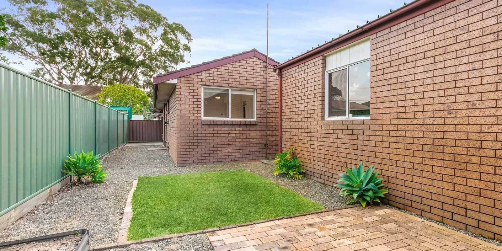 2/98 Springwood Street Ettalong Beach