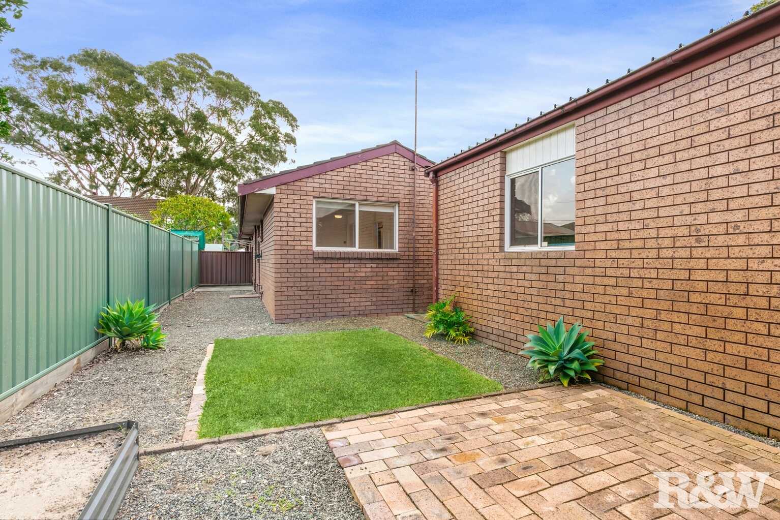 2/98 Springwood Street Ettalong Beach
