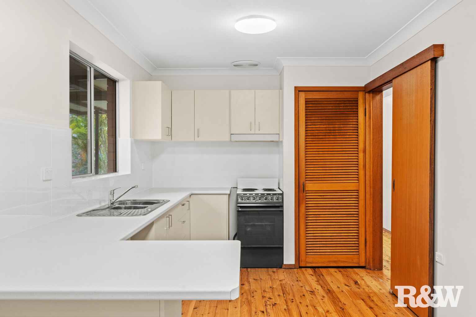 7 Nari Avenue Point Clare