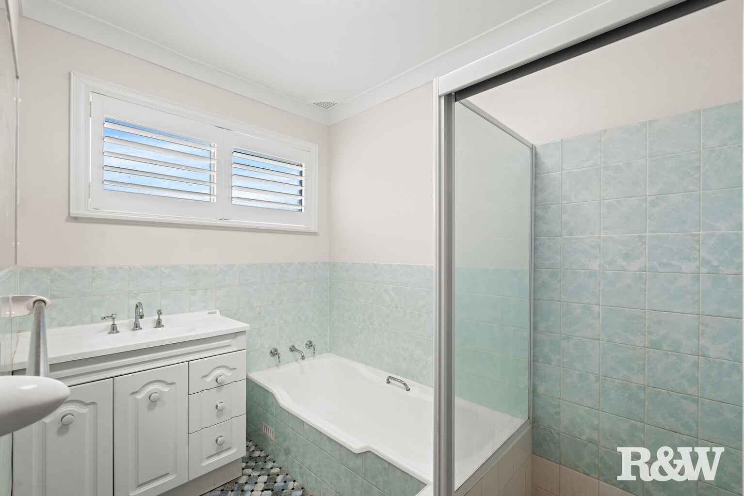 7 Nari Avenue Point Clare