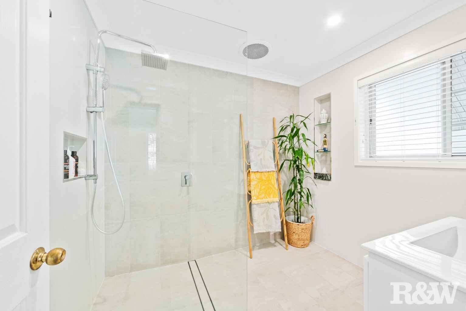 15 Winifred Avenue Umina Beach 15 Winifred Avenue Umina Beach