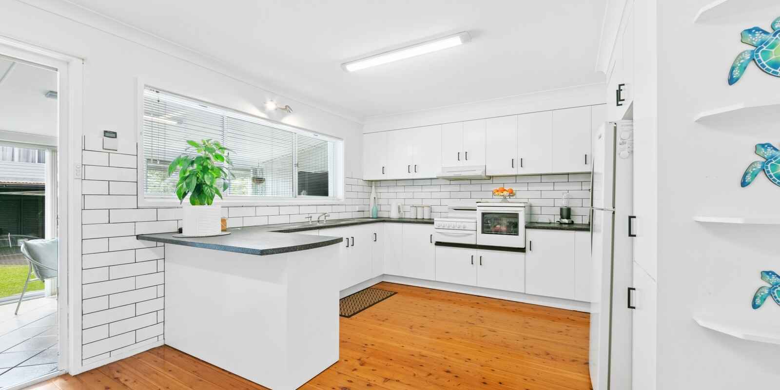 15 Winifred Avenue Umina Beach 15 Winifred Avenue Umina Beach
