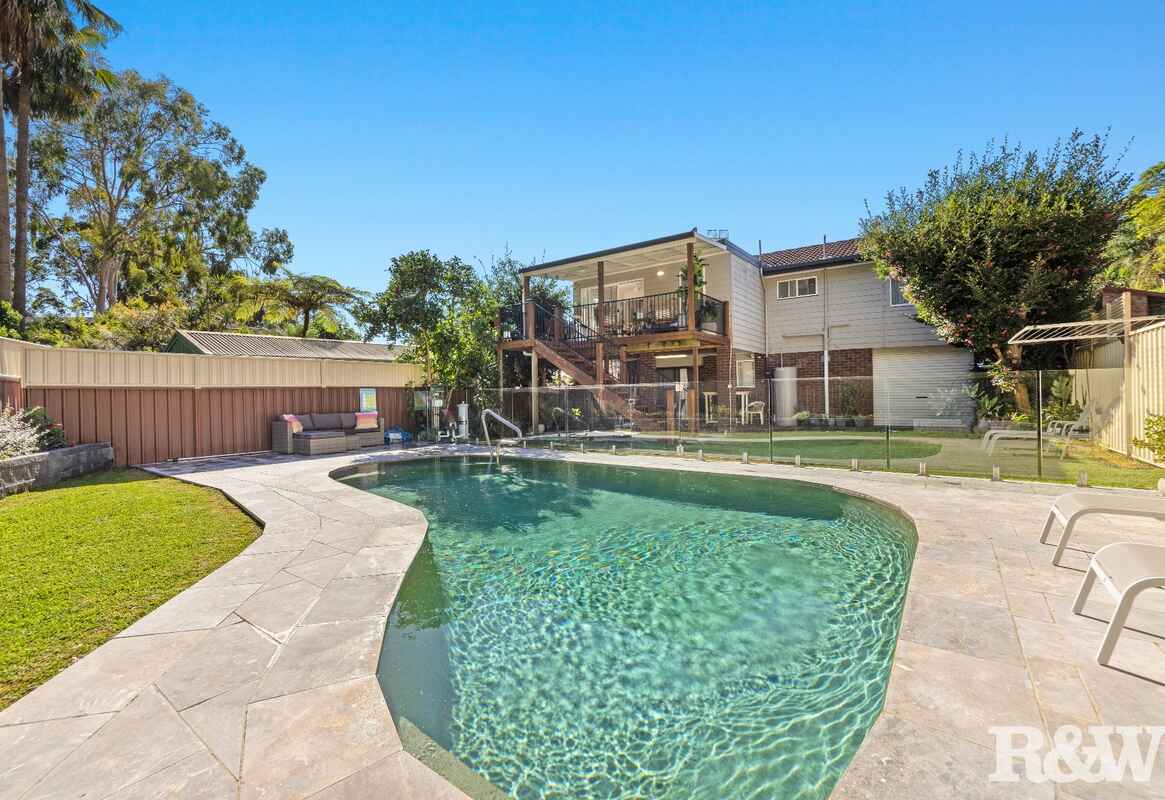 Family Coastal Retreat in a Prime South Umina Location