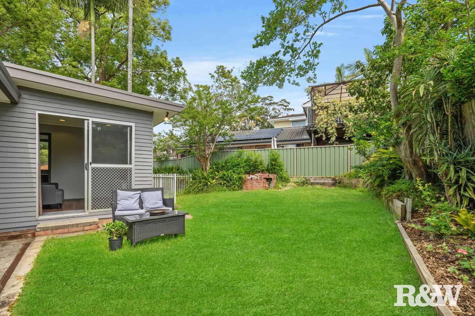 133 Brisbane Water Drive Point Clare 133 Brisbane Water Drive Point Clare