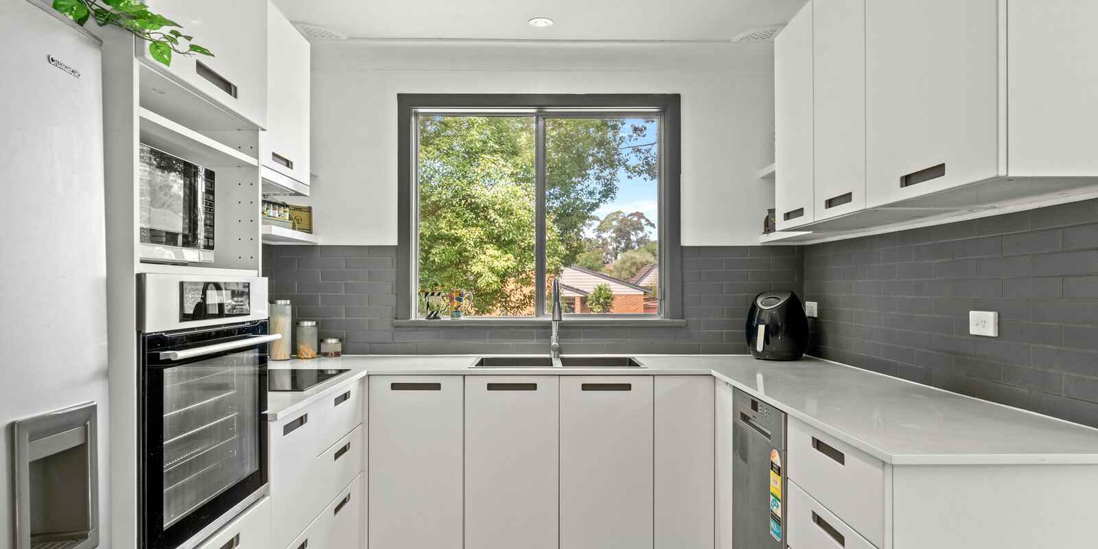 133 Brisbane Water Drive Point Clare 133 Brisbane Water Drive Point Clare