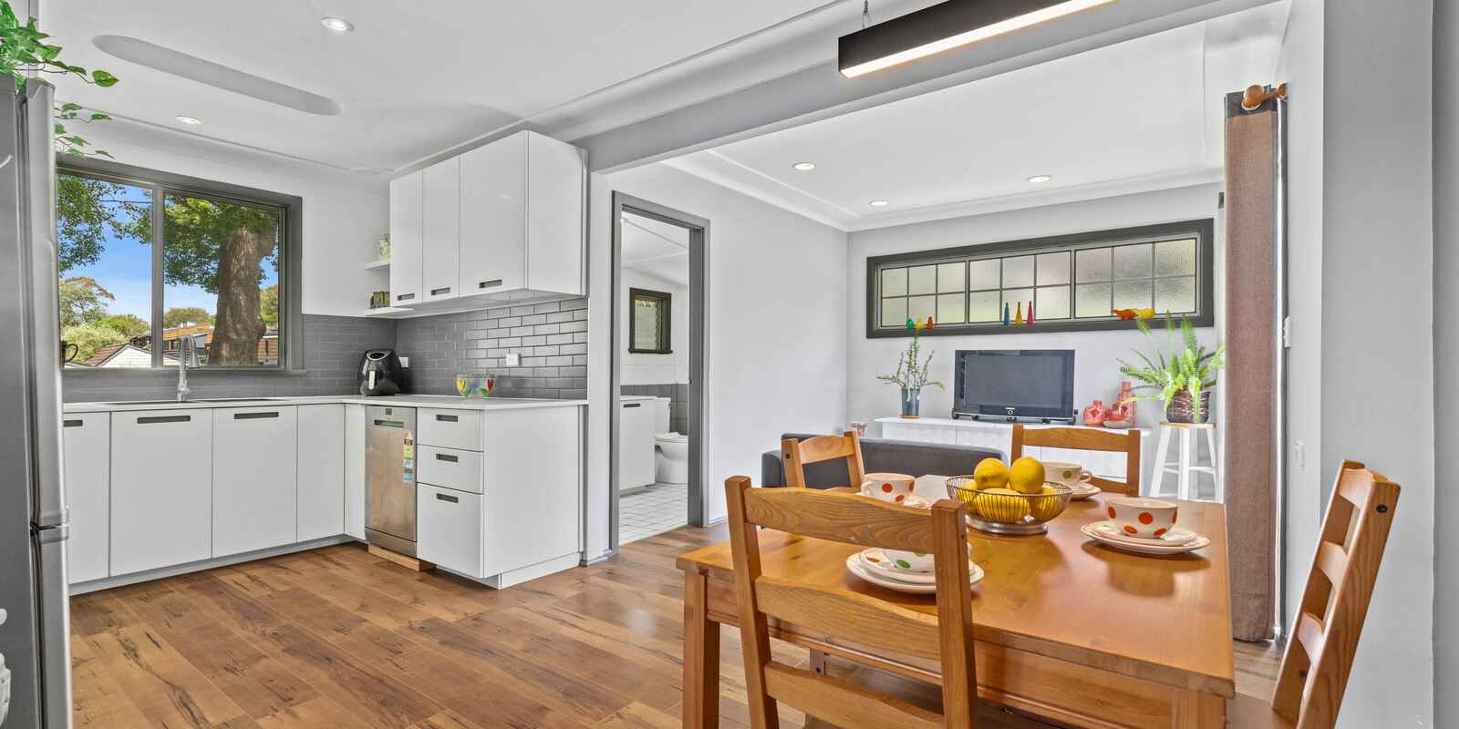 133 Brisbane Water Drive Point Clare 133 Brisbane Water Drive Point Clare