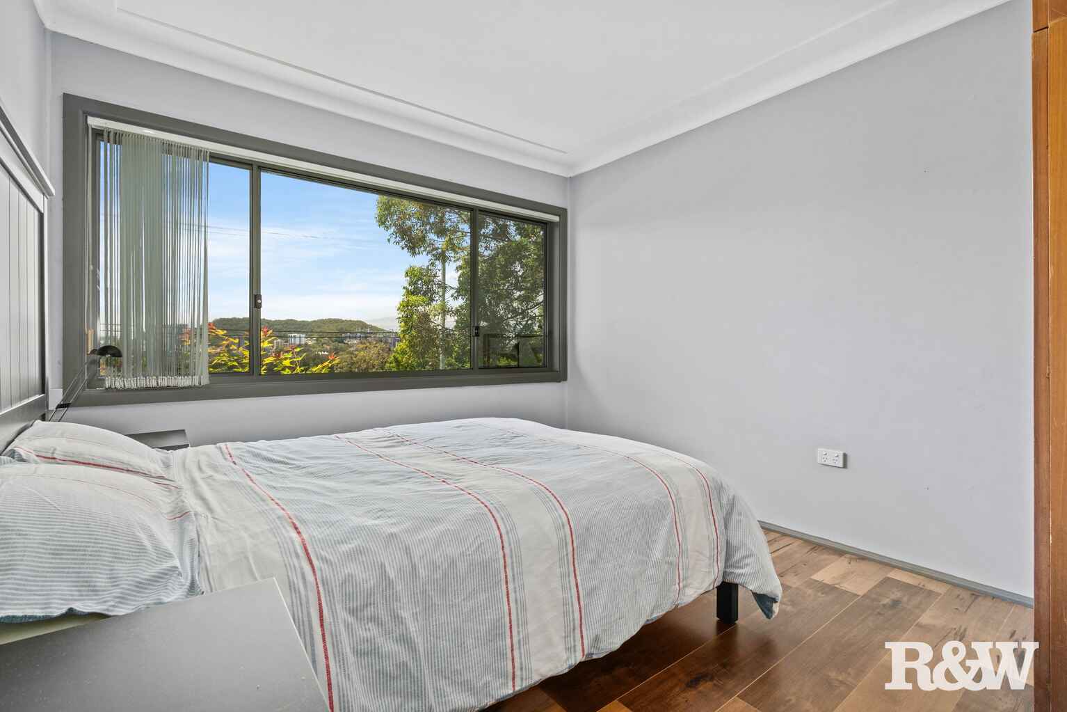 133 Brisbane Water Drive Point Clare 133 Brisbane Water Drive Point Clare