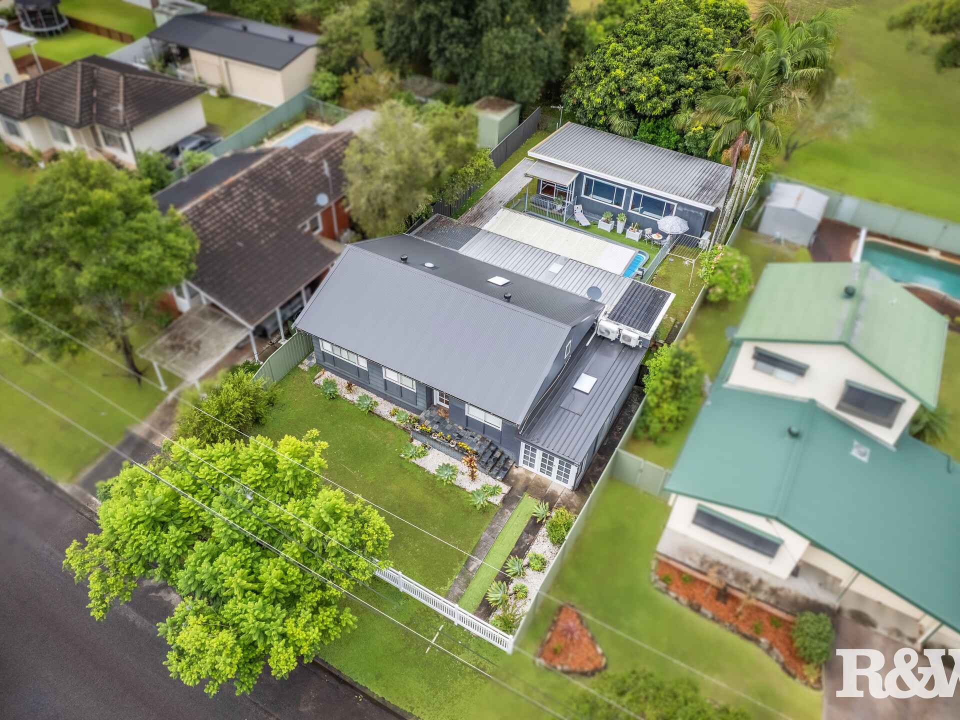 22 Priestley Parade Point Clare