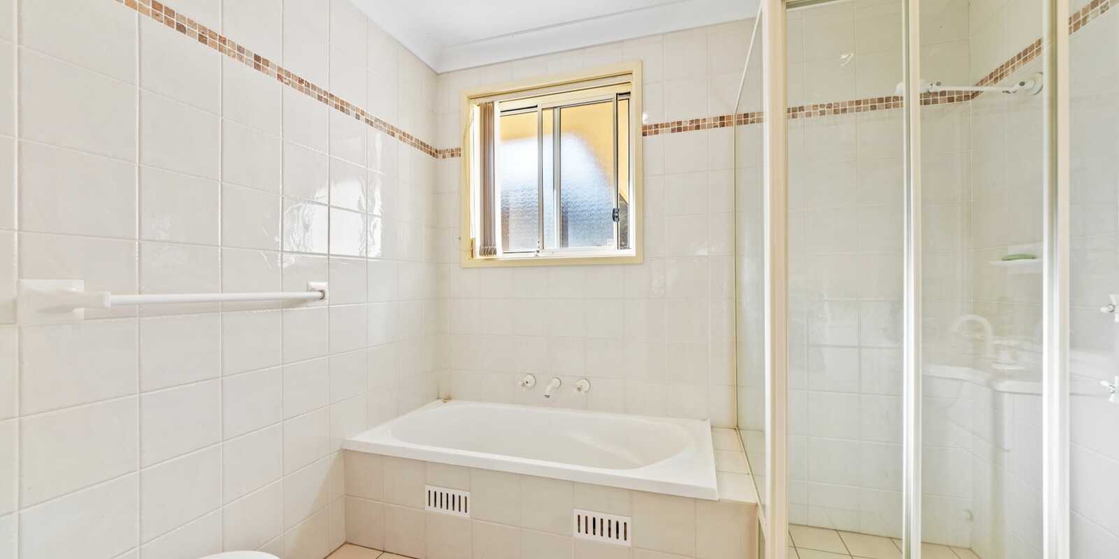 2/16 Warwick Street Blackwall 2/16 Warwick Street Blackwall