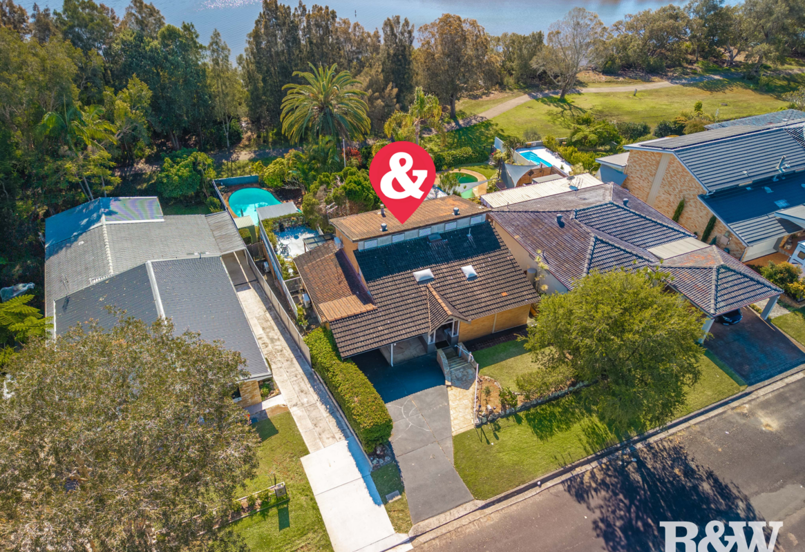 Prime Waterfront Reserve Living With Filtered Water Views