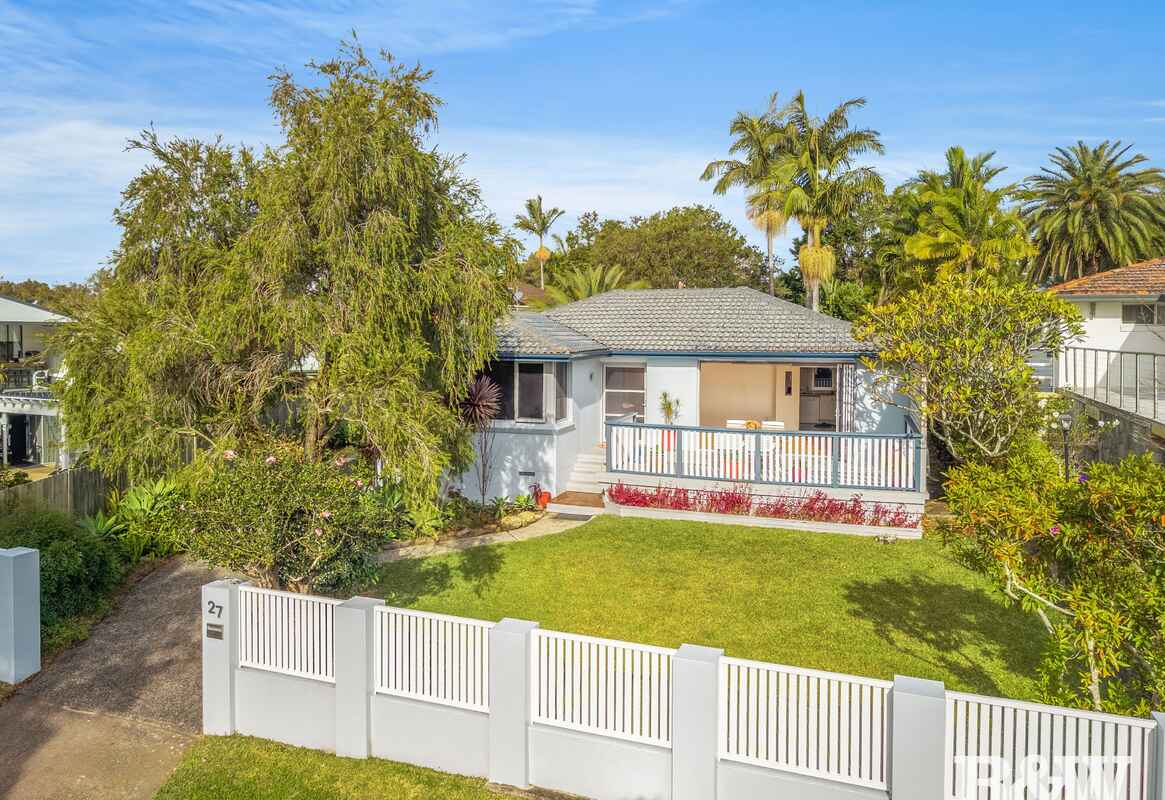 Charming Home in Prime Point Clare Position