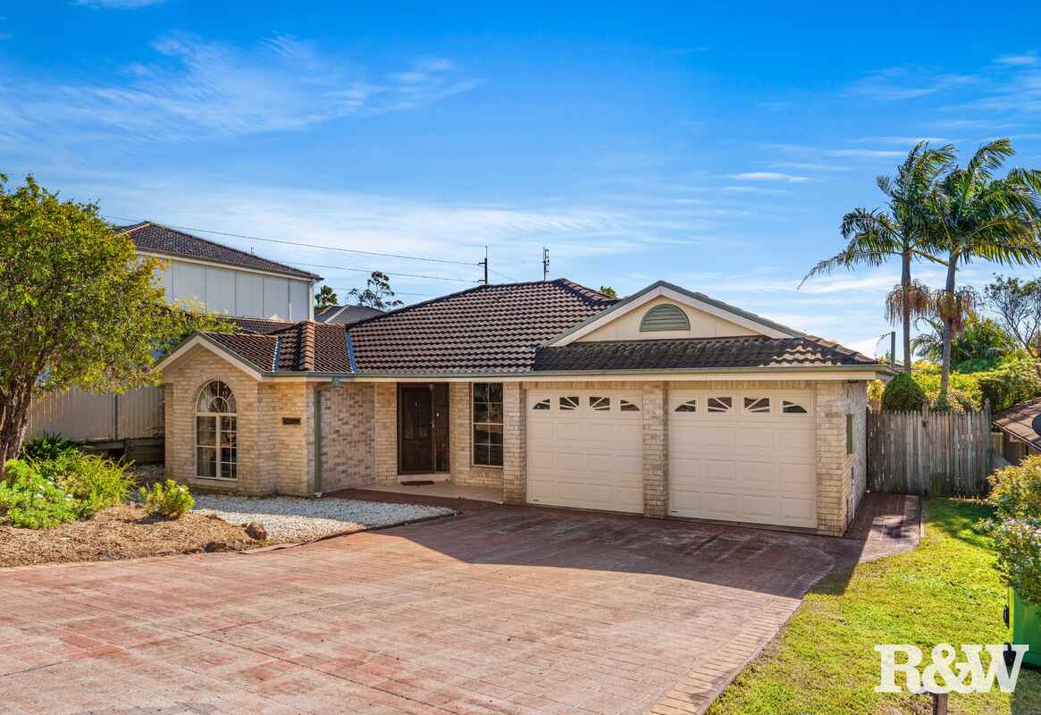 Low-Maintenance Family Living in a Prime Location