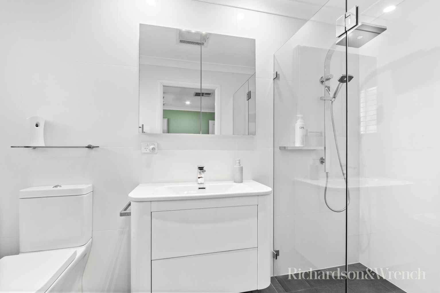 8 Telopea Street Booker Bay