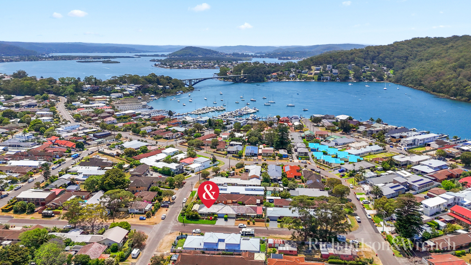 8 Telopea Street Booker Bay 8 Telopea Street Booker Bay