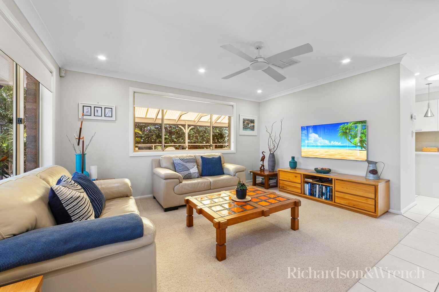 8 Telopea Street Booker Bay 8 Telopea Street Booker Bay