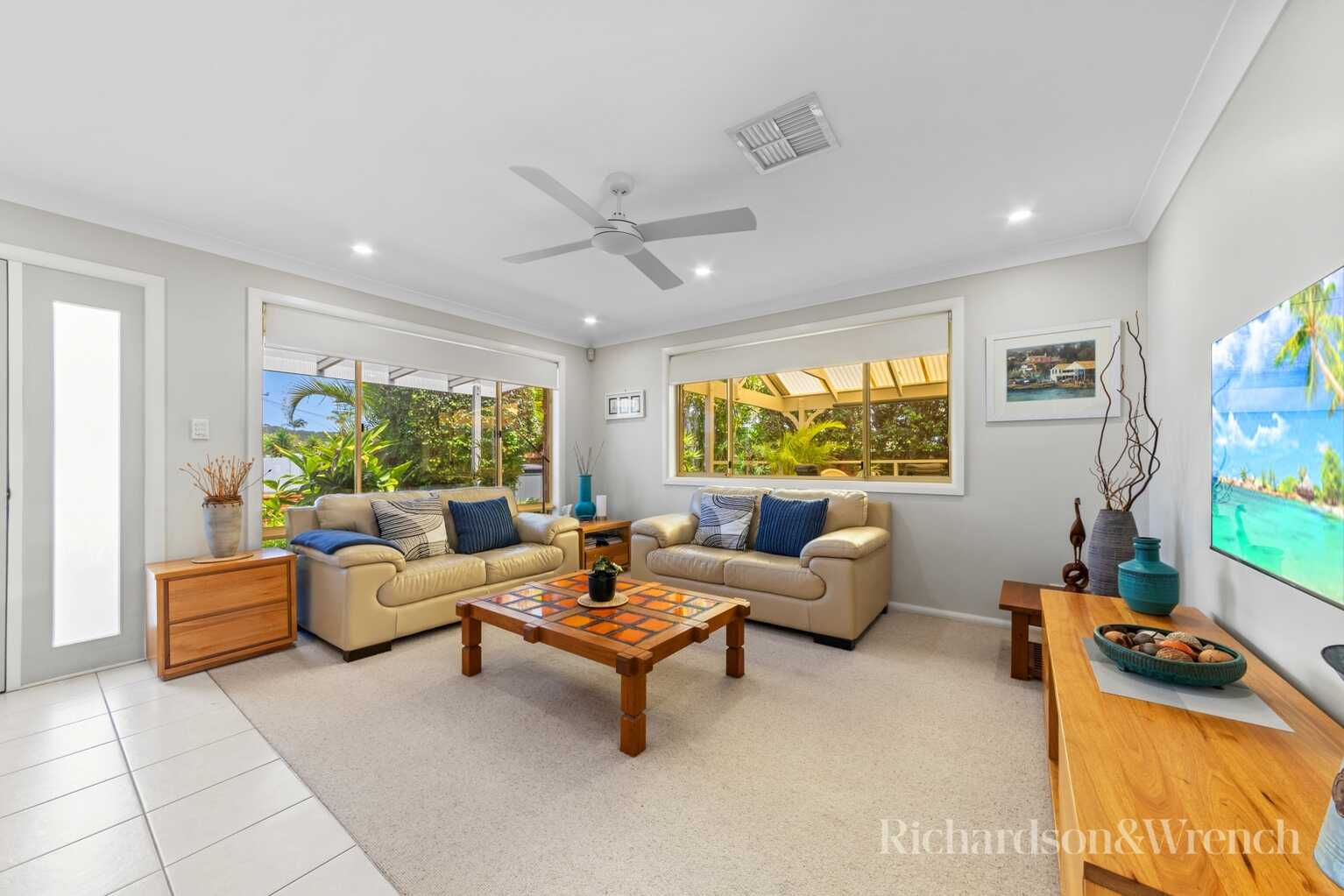 8 Telopea Street Booker Bay 8 Telopea Street Booker Bay