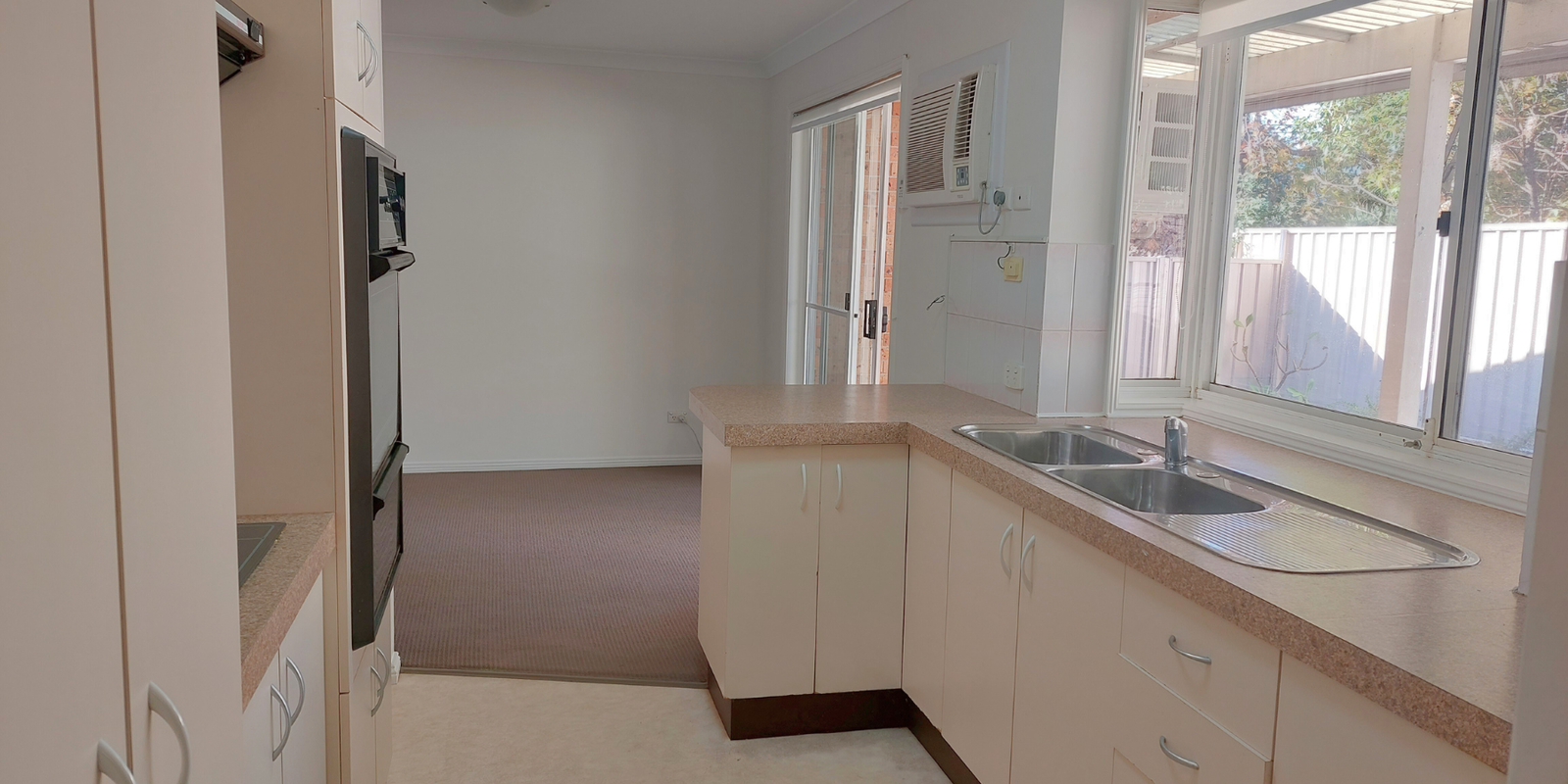 1/223-225 Brisbane Water Drive Point Clare