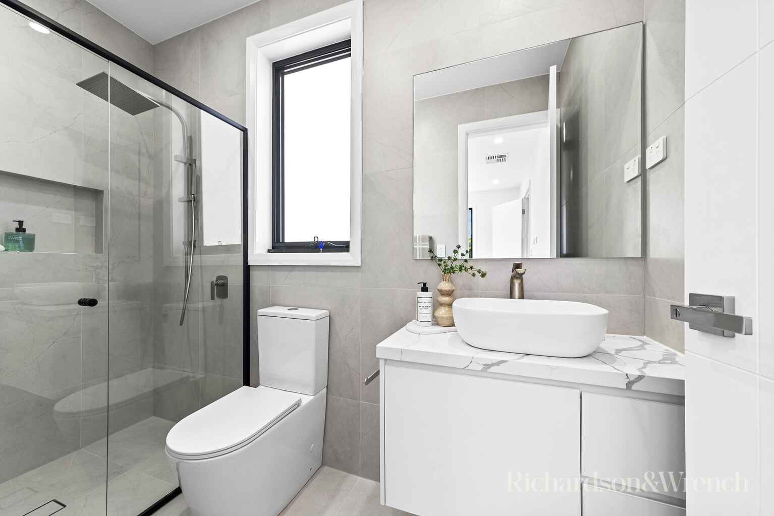 4/15 Allfield Road Woy Woy