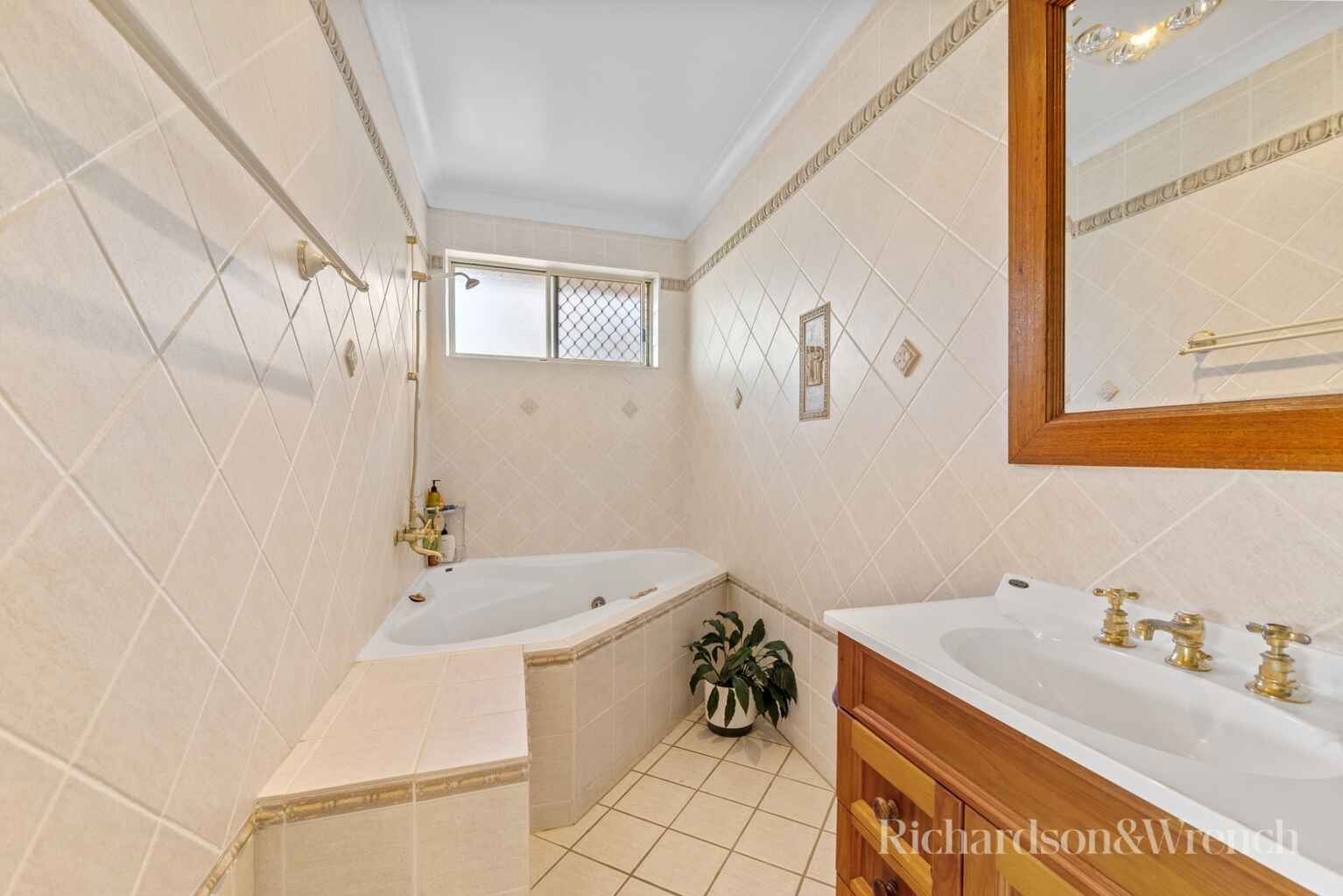 30 Sorrento Road Empire Bay 30 Sorrento Road Empire Bay