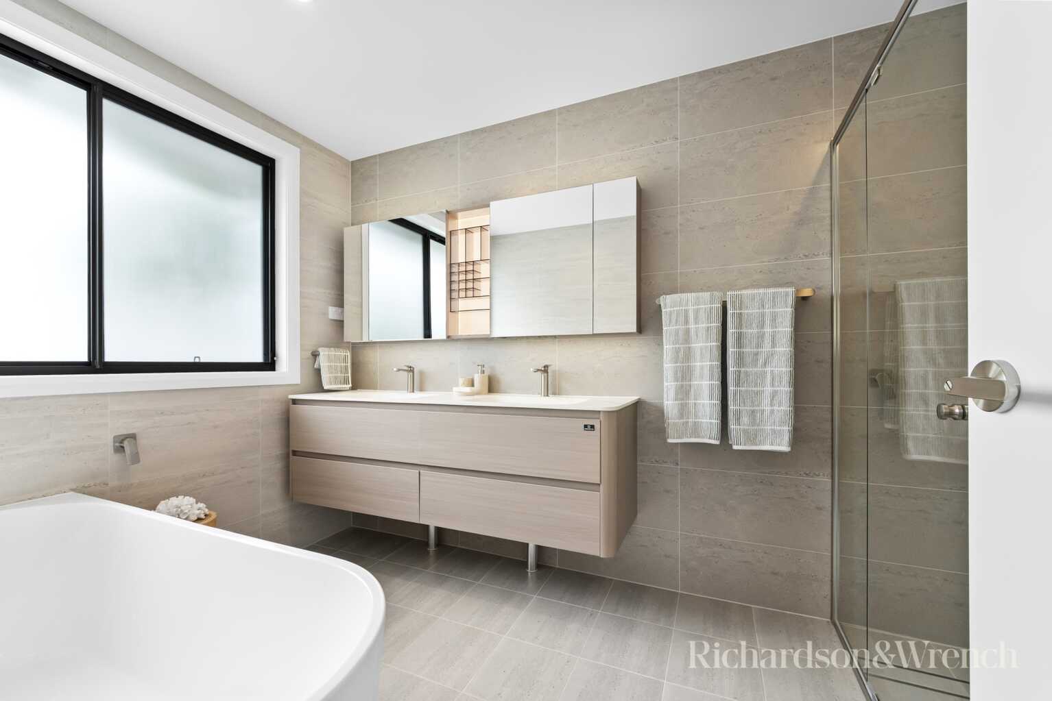 2&5/48-50 Gallipoli Avenue Blackwall 2&5/48-50 Gallipoli Avenue Blackwall