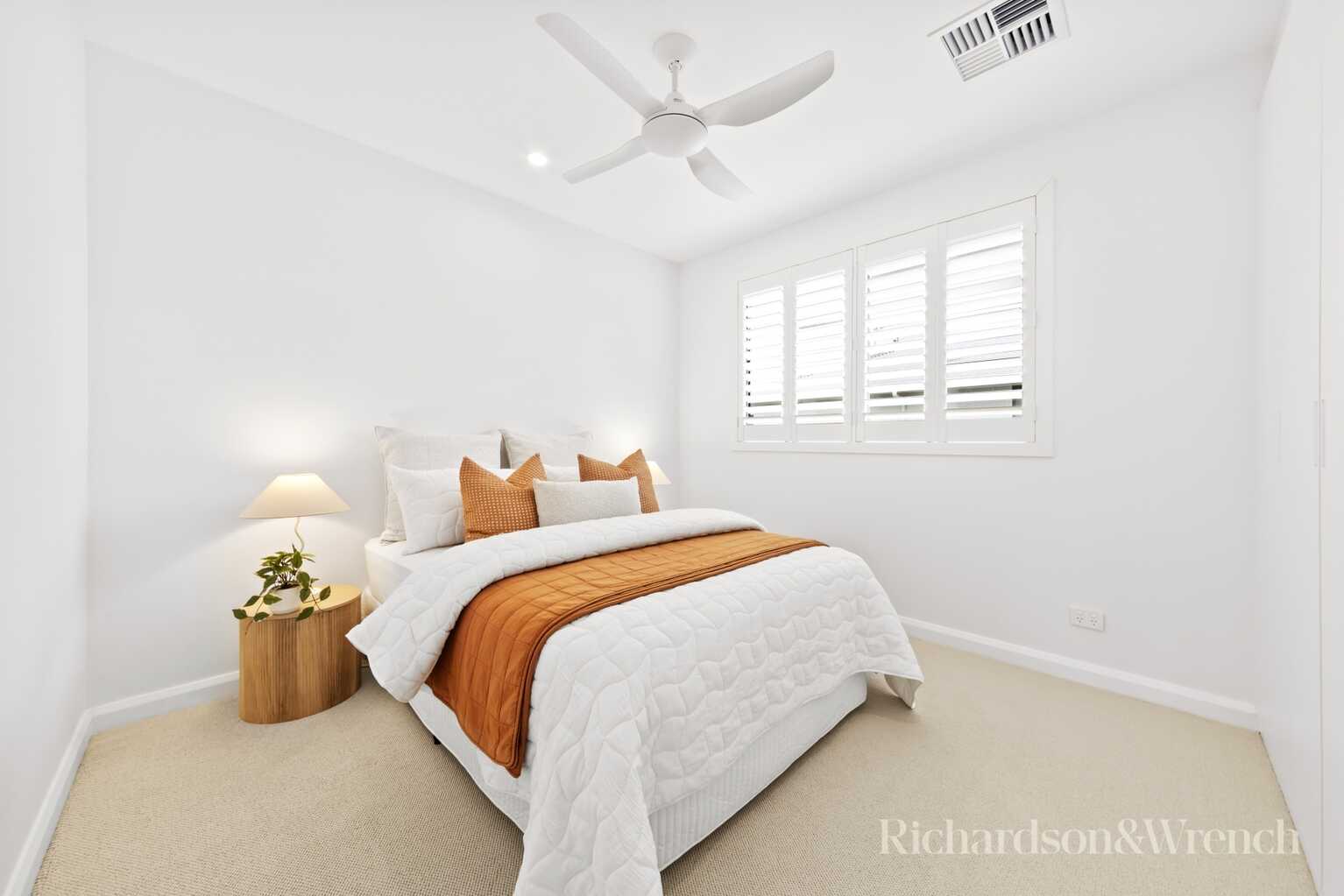 2&5/48-50 Gallipoli Avenue Blackwall