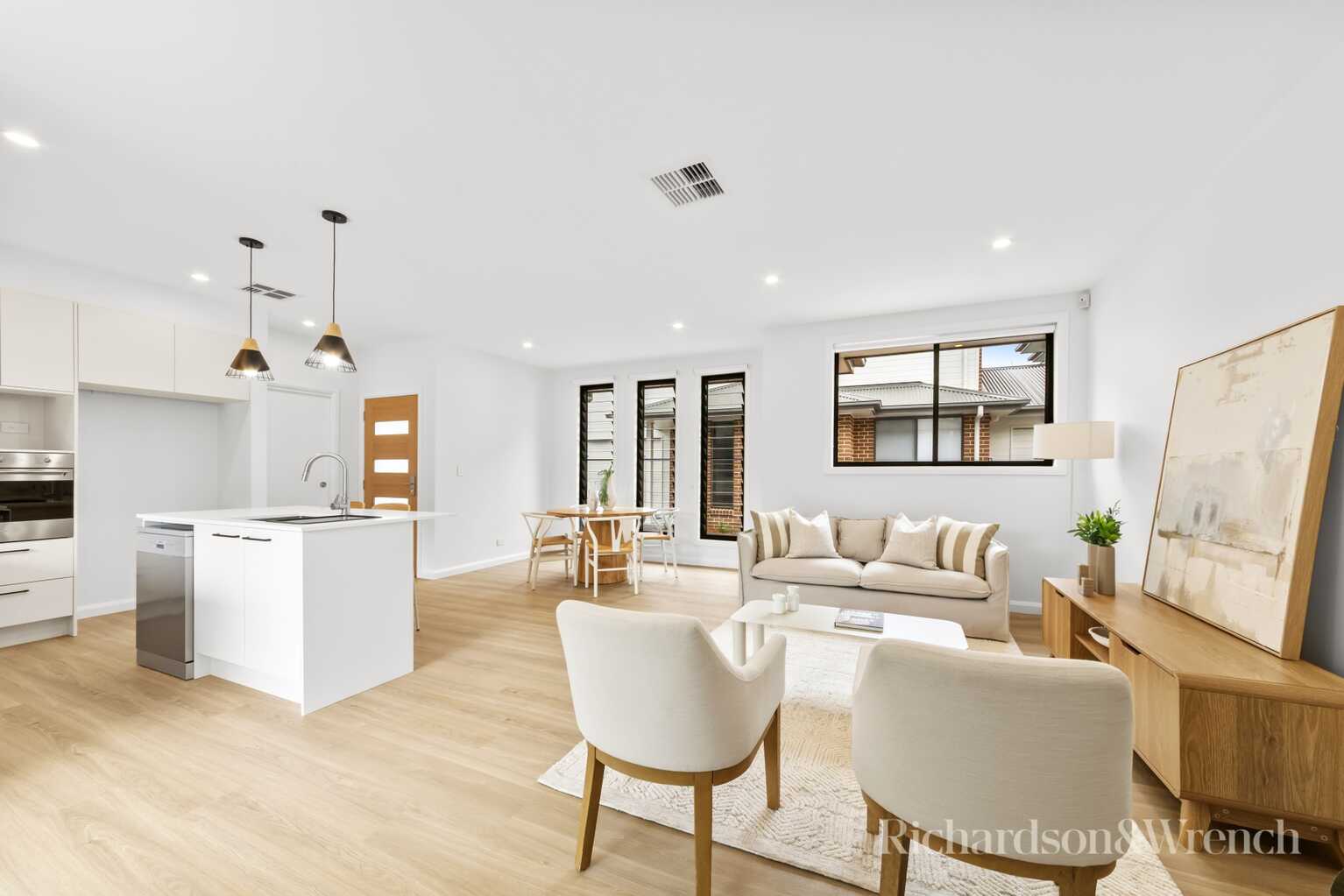 2/48-50 Gallipoli Avenue Blackwall