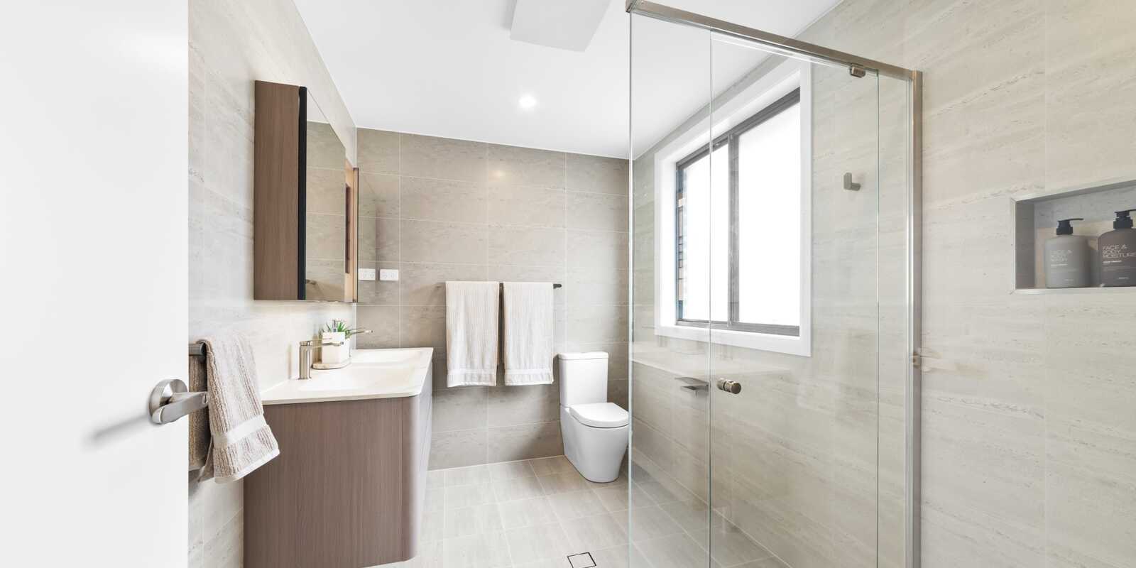 2/48-50 Gallipoli Avenue Blackwall