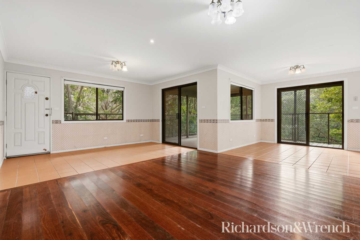 19 Sublime Point Avenue Tascott 19 Sublime Point Avenue Tascott