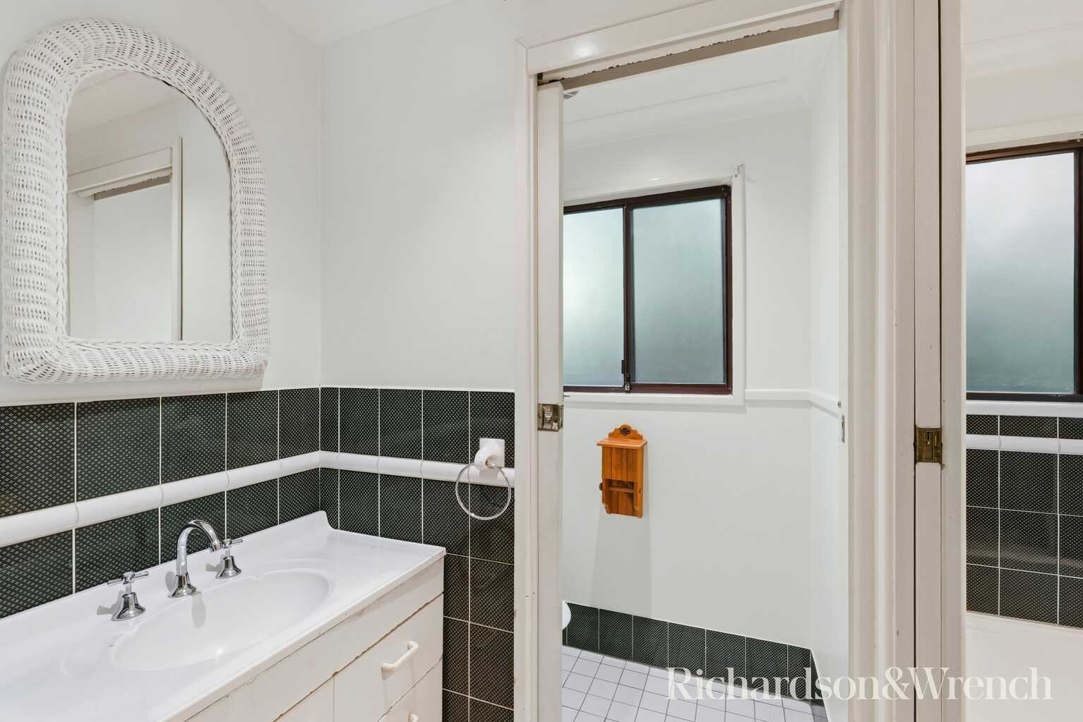19 Sublime Point Avenue Tascott 19 Sublime Point Avenue Tascott