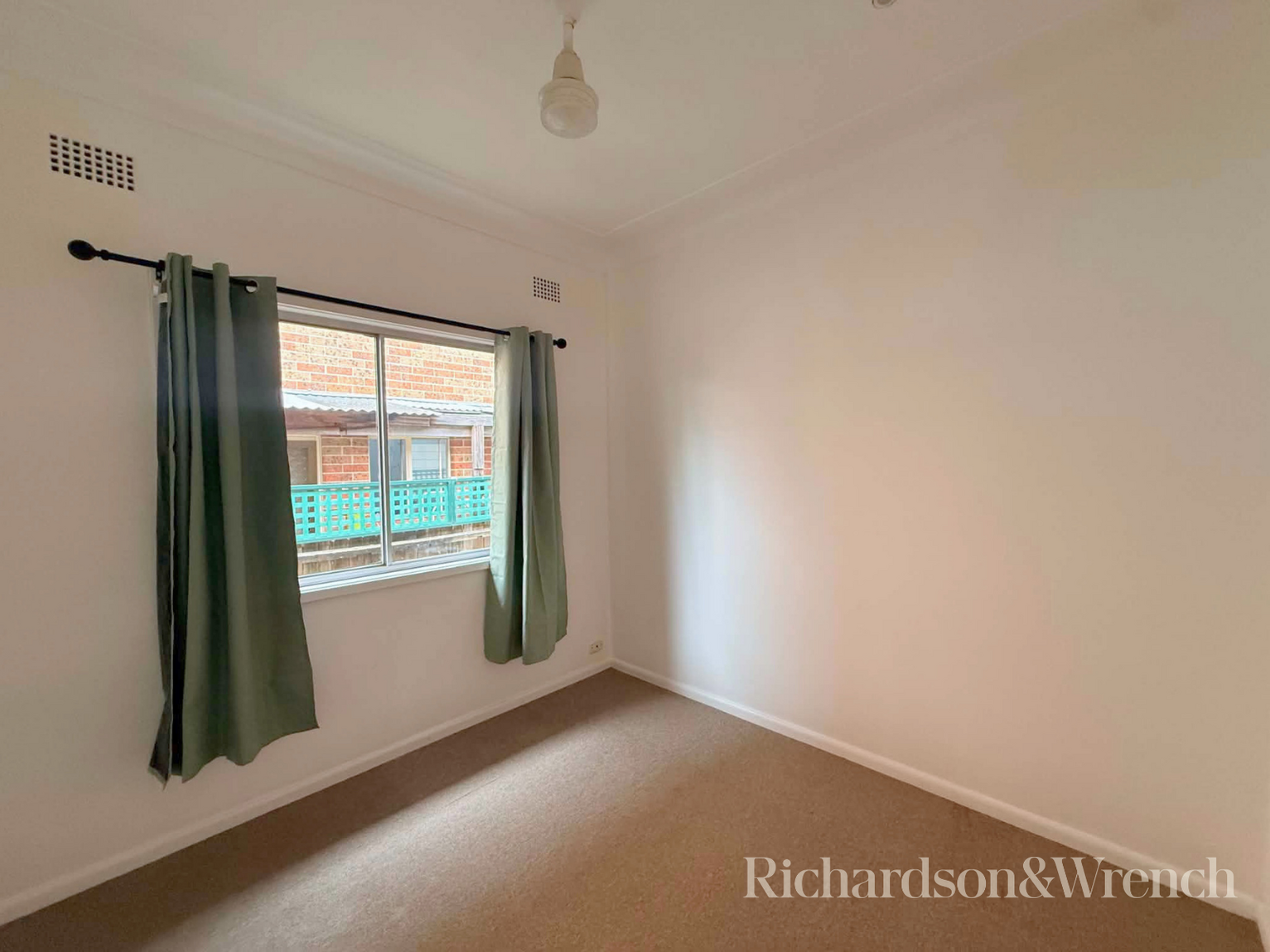 9 Allfield Rd Woy Woy
