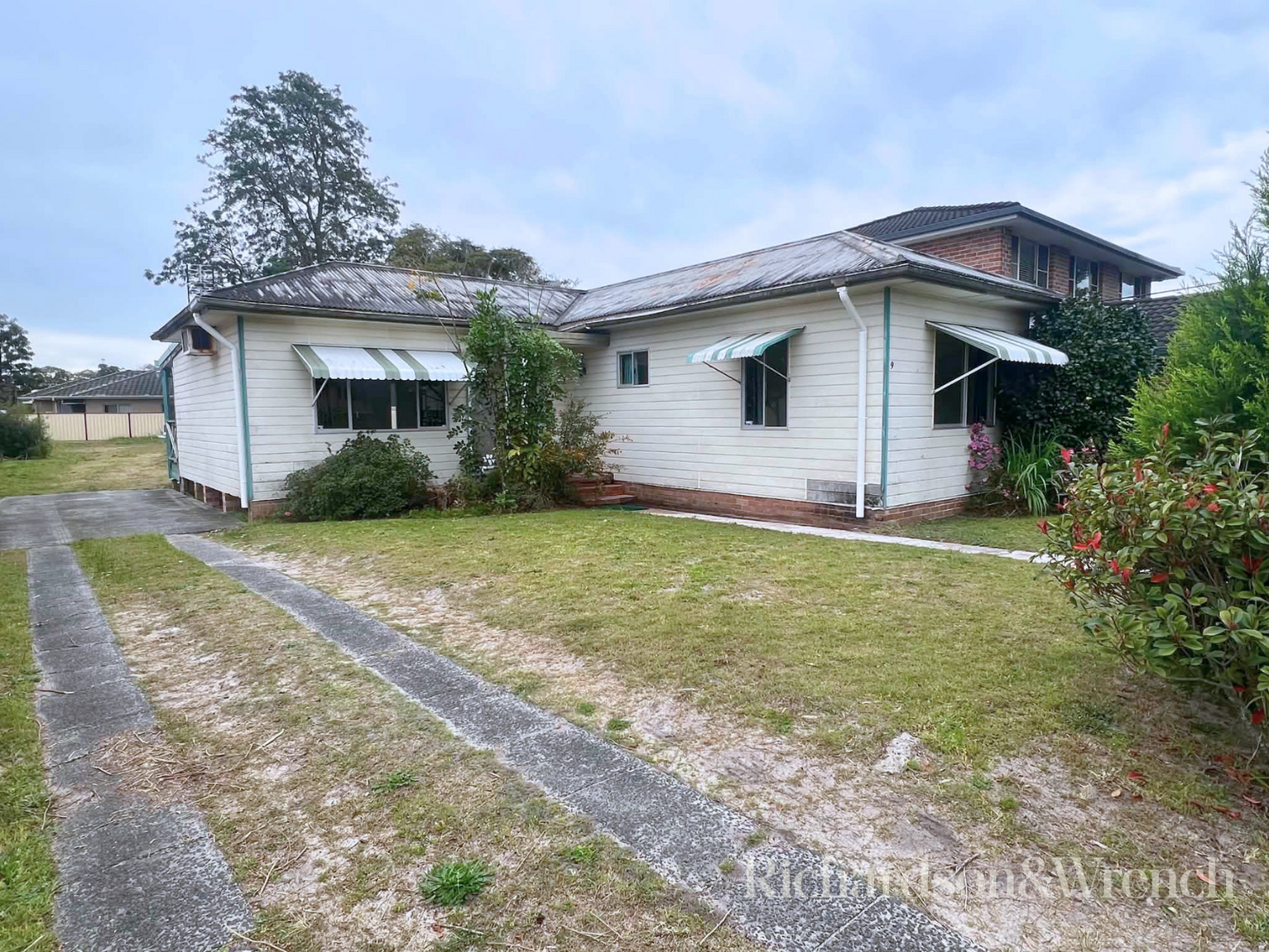 9 Allfield Rd Woy Woy