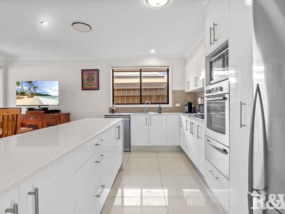 2/16 Hood Street Ettalong Beach