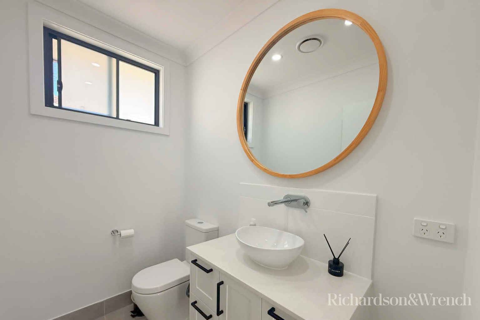 4/11-13 Victoria Road Woy Woy