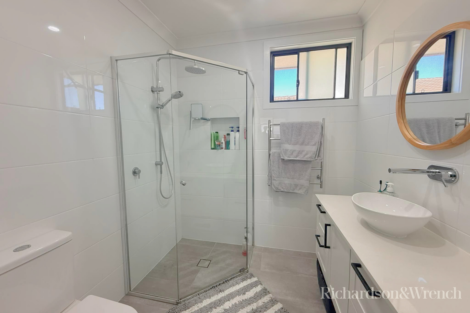4/11-13 Victoria Road Woy Woy