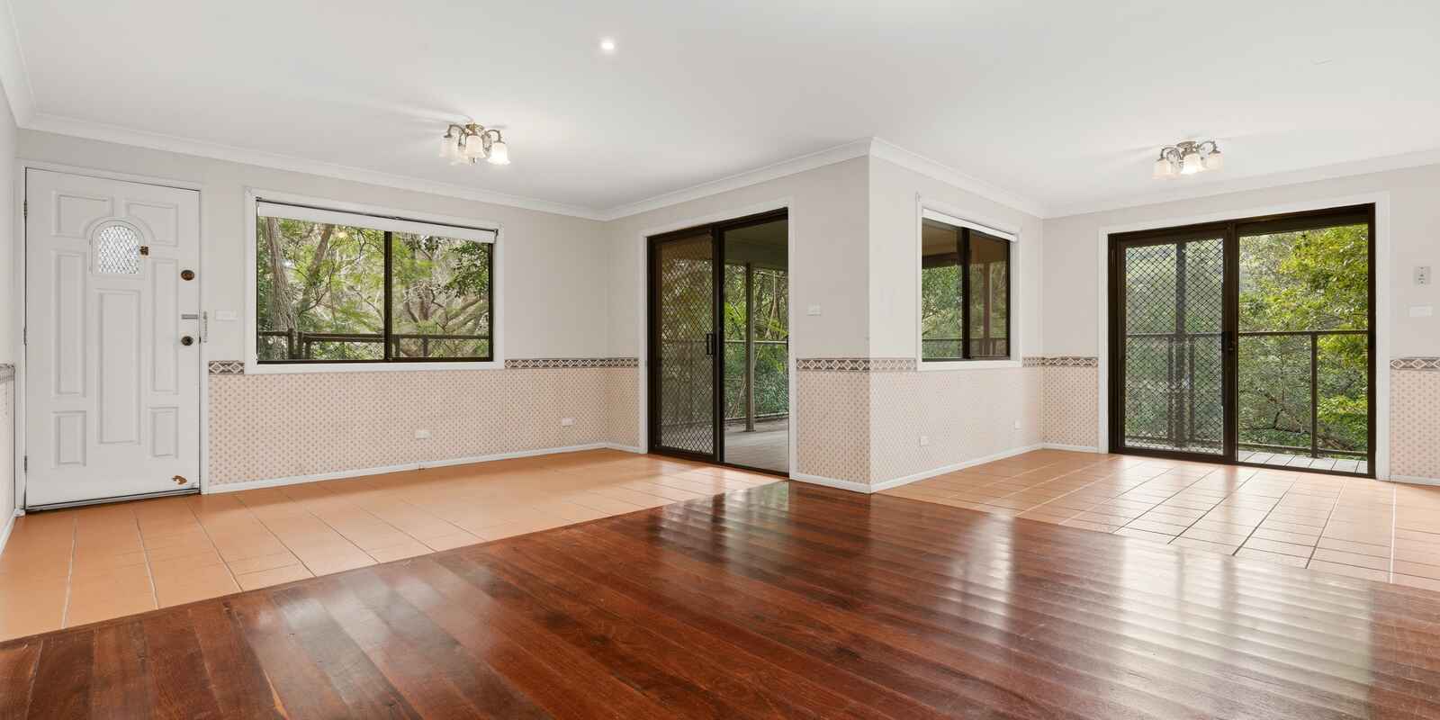 19 Sublime Point Avenue Tascott 19 Sublime Point Avenue Tascott